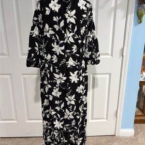 Croft & Barrow Black and White Floral Long Sleeve Dress